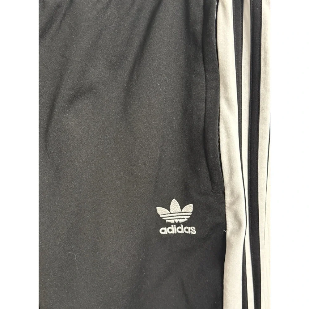 adidas trefoil tearaway